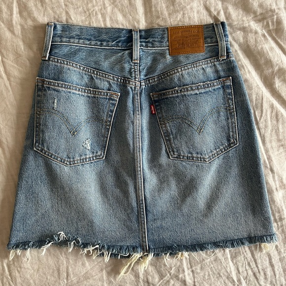 Levi’s Denim Skirt size 26 - Picture 2 of 7